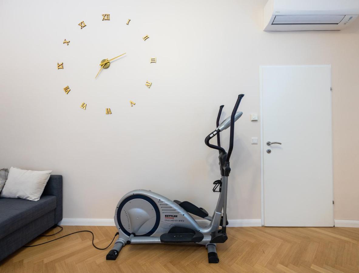 Charming Apartment Near Prater Vienna Exterior photo