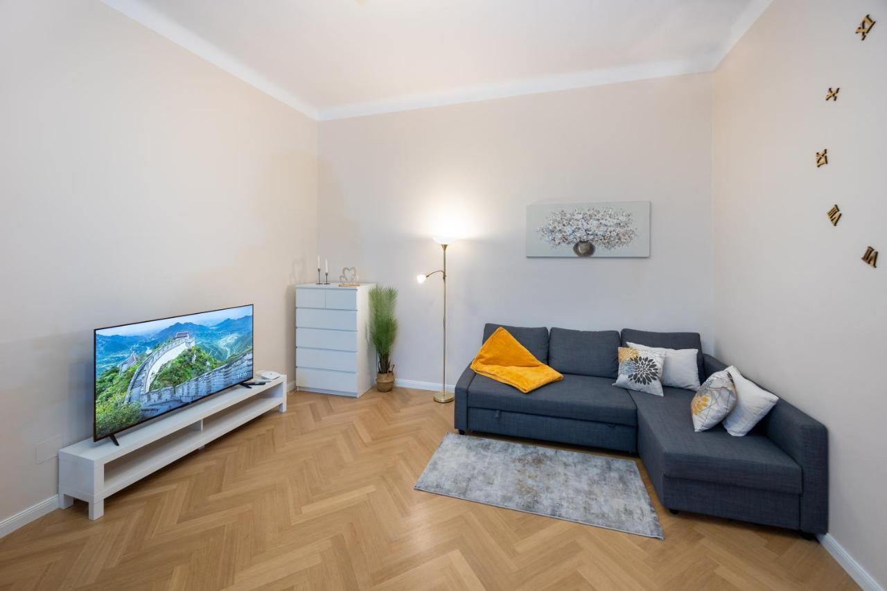 Charming Apartment Near Prater Vienna Exterior photo